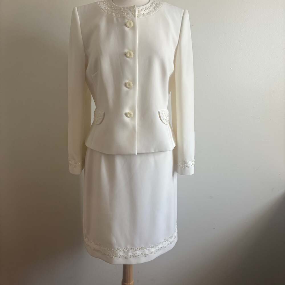 Saks Fifth Avenue Off white Vintage Women’s Suit